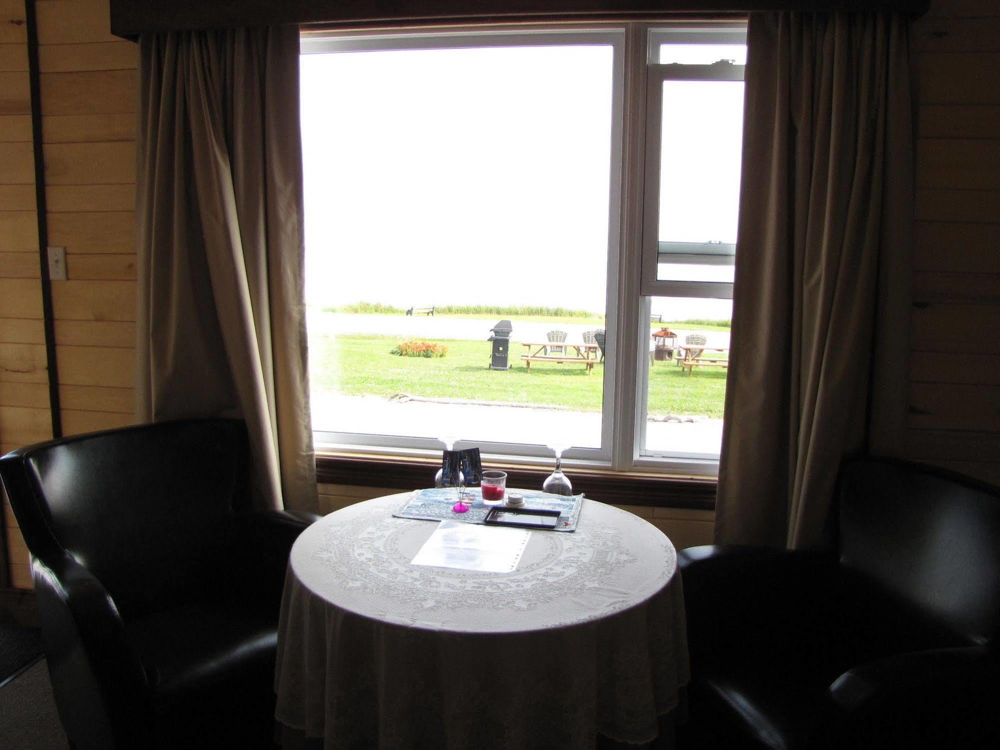 Motel Du Haut Phare Cap-des-Rosiers Kültér fotó